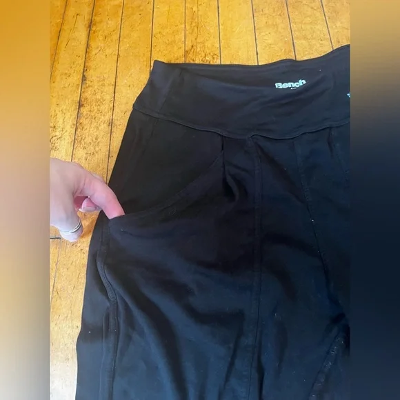 Bench | Capris - Picture 4 of 12